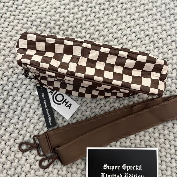 Aloha Collection• SUPER SPECIAL LIMITED EDITION LE TOUR Check Cross Body Purse - Picture 12 of 13